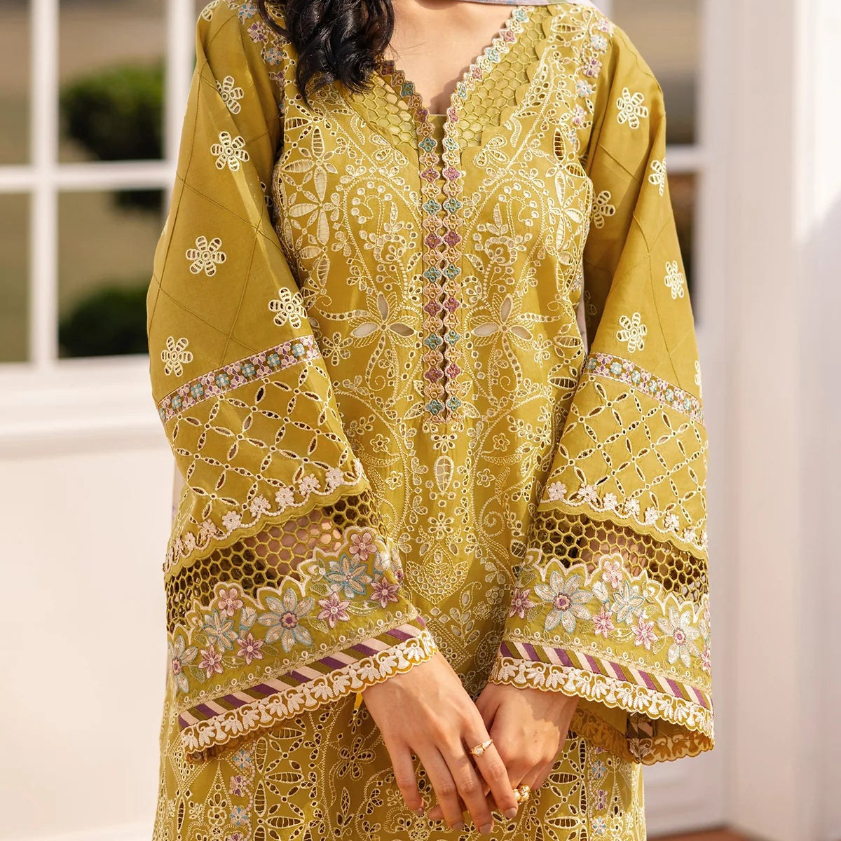 Baroque EMBROIDERED LAWN UF-4155